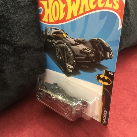 Batmobile (1/5) Help Batman fight crime and protect Gotham City - Picture 3 of 5